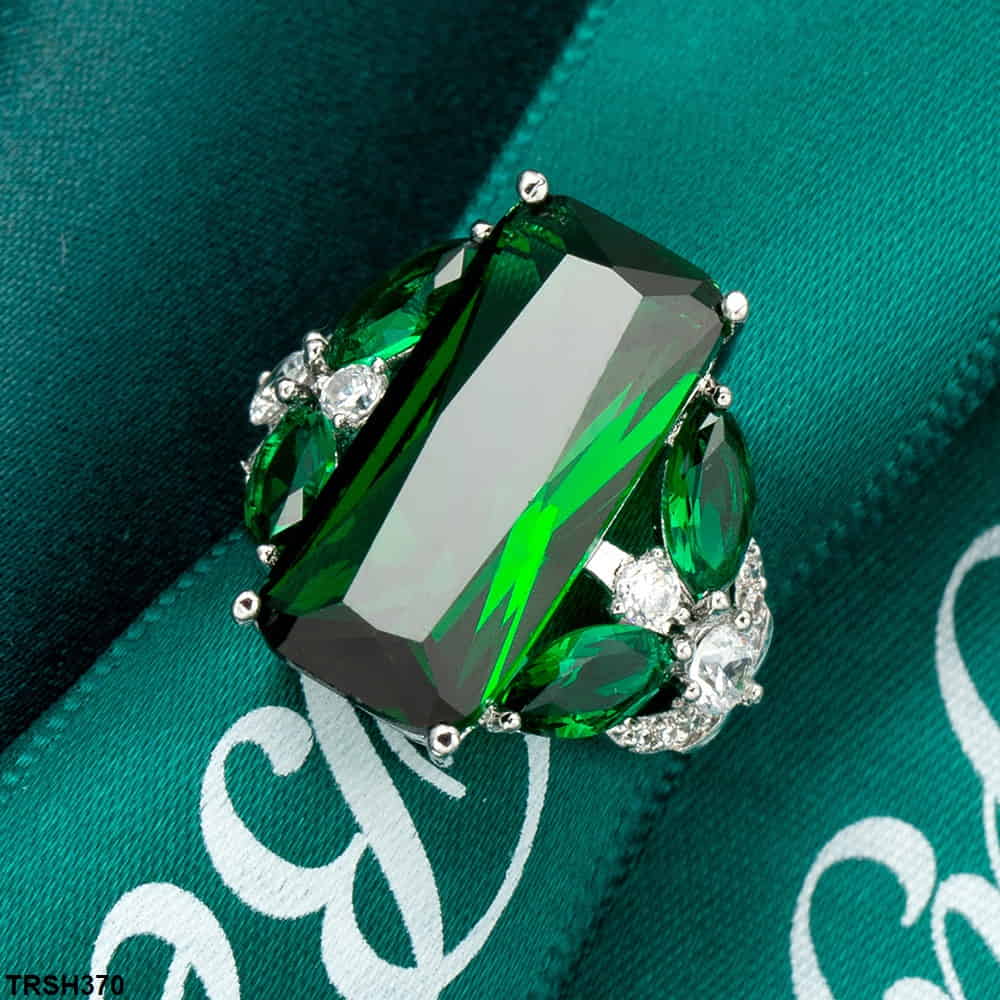 TRSH370 YLE Baguette Leaf Ring - TRSH