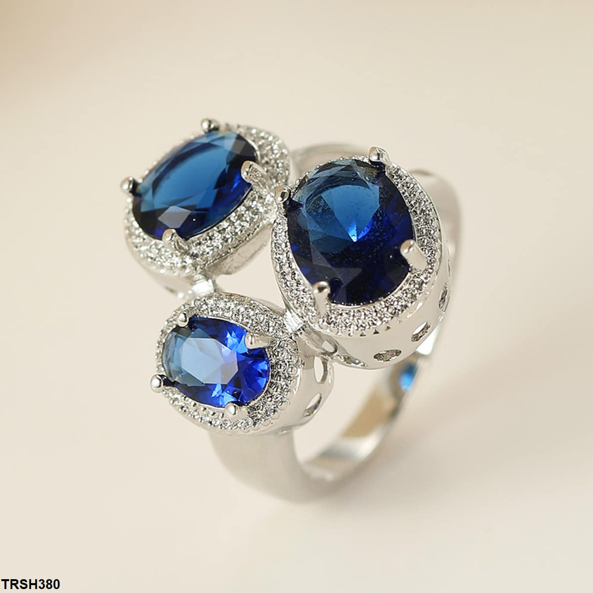 TRSH380 YLE Triplet Oval Ring - TRSH