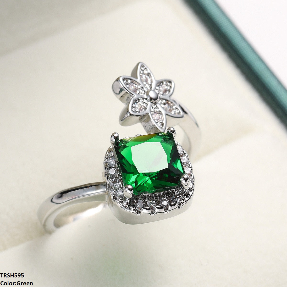 TRSH595 YLE Square/Flower  Ring  - TRSH