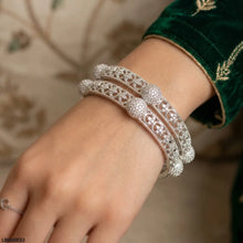 LBH00033 ANI Round Flower  Bangles Set- LBH
