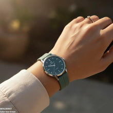 WHL00447 BWS Silver Bezel Magnetic Rubber Strap Women's Watch - WHL
