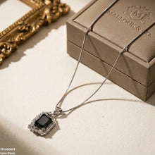 TPSH00809 MMJ Leaf/Square Pendant - TPSH