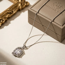 TPSH00809 MMJ Leaf/Square Pendant - TPSH