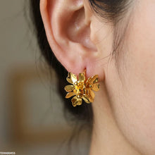 TEHH00485 HJF Flower Hoops Pair - TEHH