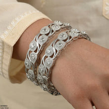 LBH00022 ANI Round Leaf Stone Bangle Set - LBH