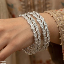 LBH00019 ANI Round Stone Leaf Bangle Set - LBH